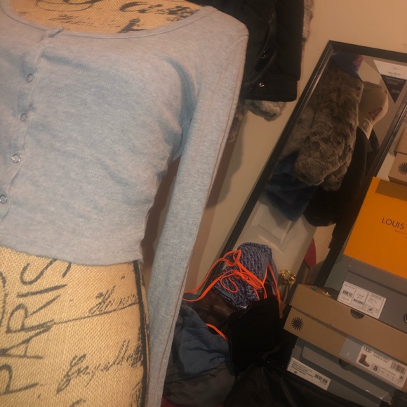 Forever 21 grey ribbed croptop 💕 - Picture 3 of 9